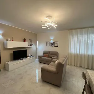 https://a-casa-di-chiara.lecce-hotels.com